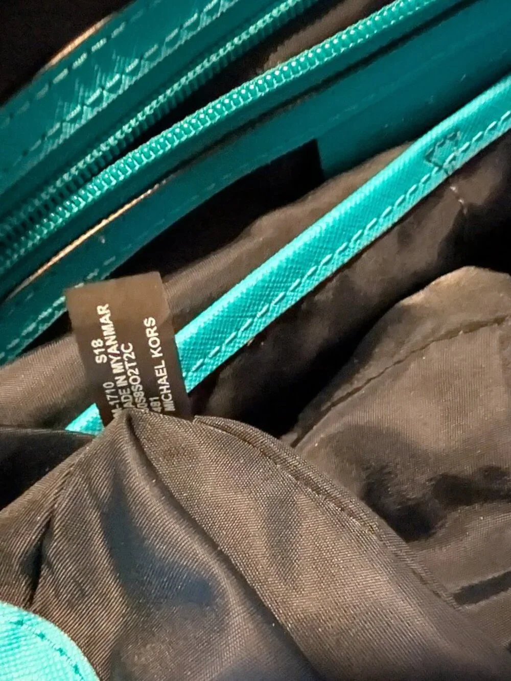 AUTHENTICATED MICHAEL KORS NYLON KELSEY HANDBAG BLACK/TURQUOISE EXCELLENT COND